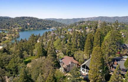 The Matterhorn Manor by Avantstay Harry Potter Inspired A-frame Home w/ Hot Tub & Views - Foto 13