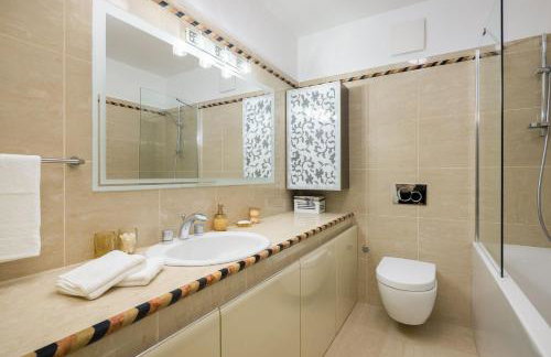 CECILIA Holiday Apartment, Private Parking Included - Foto 18