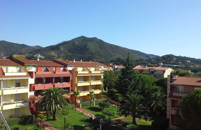 Tastefully Furnished Apartment Near the Sea - Photo 6