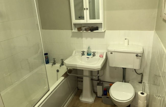 Lovely 2-bed Apartment in Solihull - Foto 16