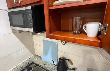 Union Square Studio with Kitchen -Shared Bathroom - Foto 15