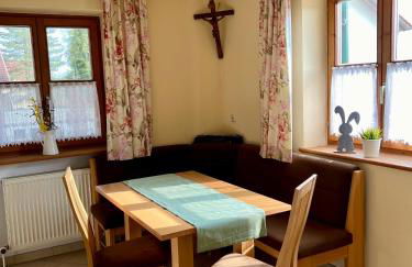 Gut Schwarz-n Hof Ferienwohnungen - Foto 7