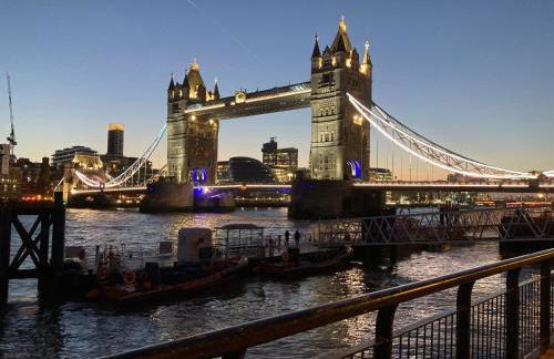 Entire Boat at St Katherine Docks 2 Available select using room options - Photo 60