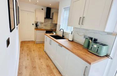 Luxury Private Room with Shared Bathroom and with its own Kitchenette in Halesowen R2 - Foto 6