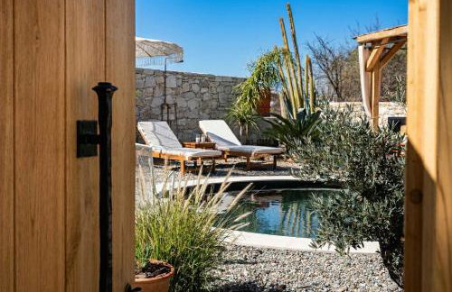 SunKeramos Retreat - "Free" Heated Pool Private Villa - Foto 36