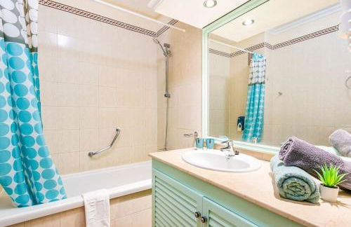 Azzurro vibe with ocean sight in heated pool complex - Tropical Dream - Foto 9