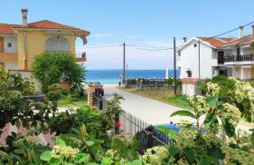 Amber Blue - Photo 5