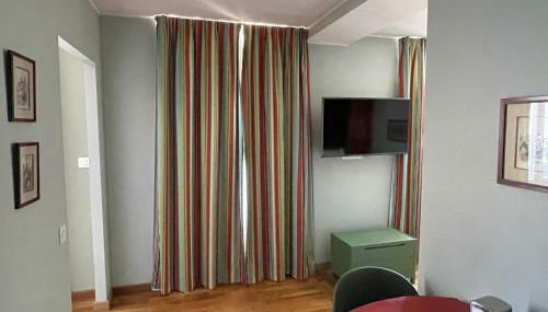 Appartement mignon calme douillet ascenseur clim étage élevé proche parking et toutes commodités au coeur du Toulon historique - Foto 5