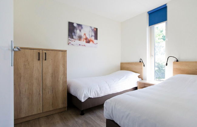 Attractive Bungalow with Covered Terrace near Veluwe - Photo 2