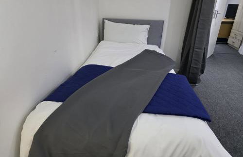 Spacious 3-Bedroom Apartment Near Stratford, 1 Minute From Train Station - Foto 42