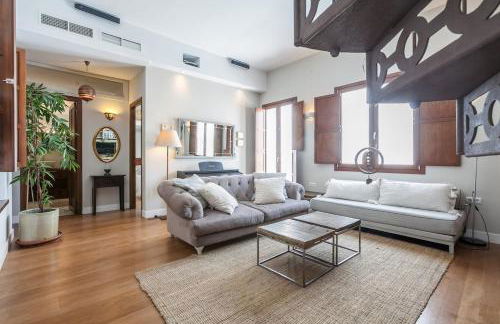 PENTHOUSE IN RESTORED c19TH HOME - Foto 22