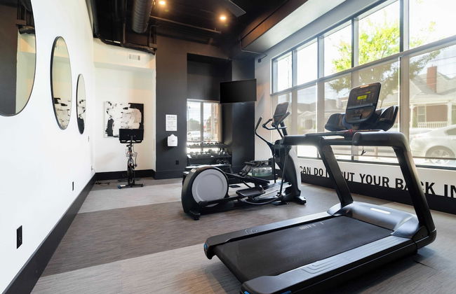 Lindsley by Avantstay Balcony + Modern Design A+ Downtown Location - Photo 43