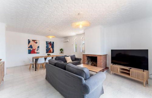 VB Villa Coto 7BR w Pool & Views - Photo 26