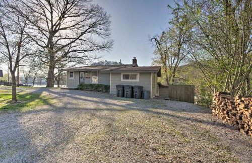 Expansive Cotter Cabin on White River with Deck! - Foto 39