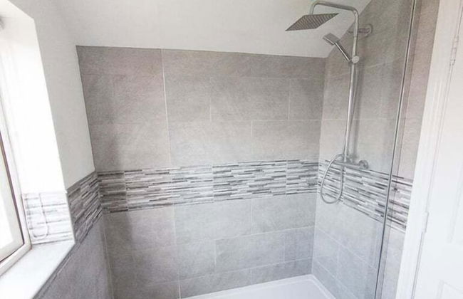 5 Bed Detached House - Sleeps 14 - Photo 41