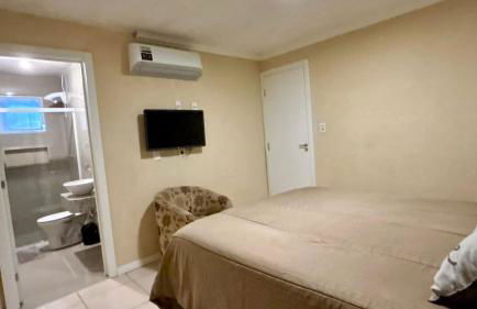 Piscina e Sinuca CASA Beto Carrero 500m do Parque 1 suite e 2 quartos 3bwc a 300m da Praia churrasqueira e estacionamento privado - Foto 9