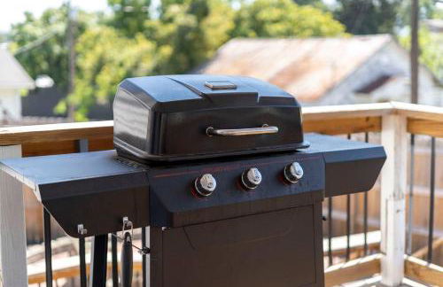 Soak n Stroll 2 State St Casino Firepit Dogs OK - Foto 39