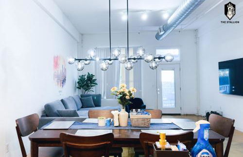 The Stallion #101 - 1BD Modern Loft with Private Patio - Walk to various attractions - Foto 9