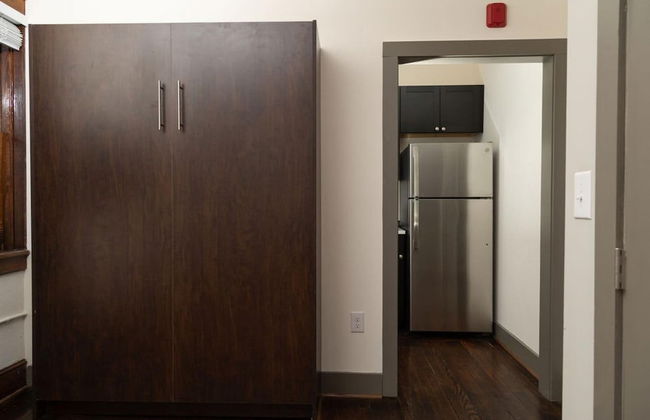 Luxury Multi-unit Historic Building Near Downtown - Photo 16