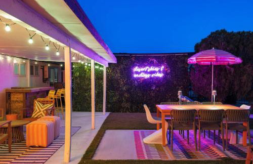 Desert Glow Getaway - Pool - Lounging - Backyard Games - Foto 4