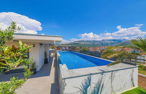 Sky Pool Penthouse with a huge heated private pool - Foto 38