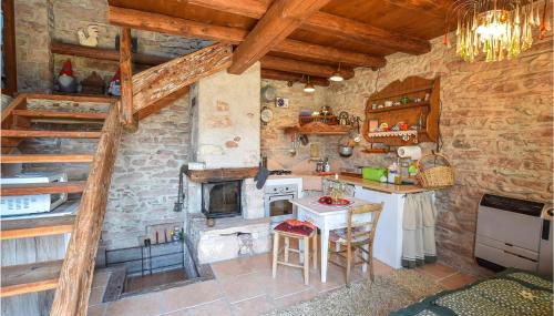 Amazing Home In Lamon With Wifi - Foto 3