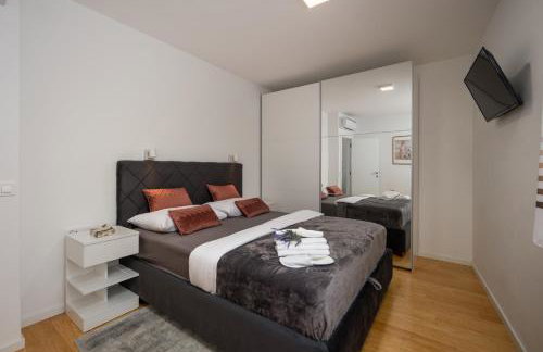 Luxury apartment Marco Polo with a private swimming pool with salt sea water - Foto 26