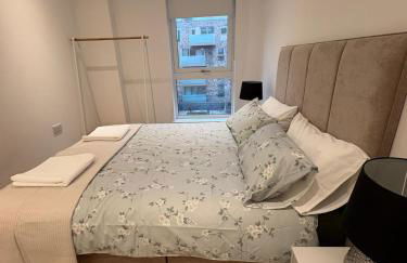 2 Bed Luxury Property with Balcony King Cross - Foto 10