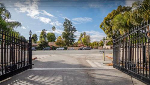 LA Dream Gem - Beautiful Home with Spa - Foto 5