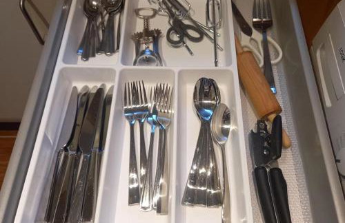 Home In Bletchley Milton Keynes, contractors favourite - Photo 45