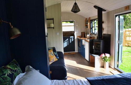 Large Luxury Shepherds Hut with Hot Tub nr Bath - Foto 13