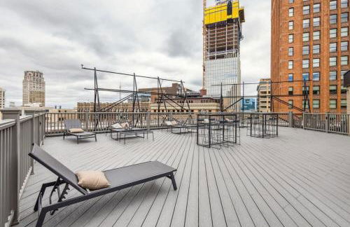 2BR Executive Downtown Apartment - Photo 74