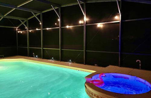 Family Retreat 6BR Villa with Private Pool, Spa & Theater near Disney - Foto 21