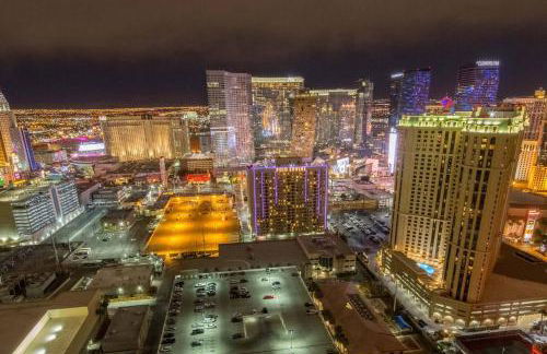 No Resort Fee Strip View Balcony+Free Valet+ Pool - Foto 3