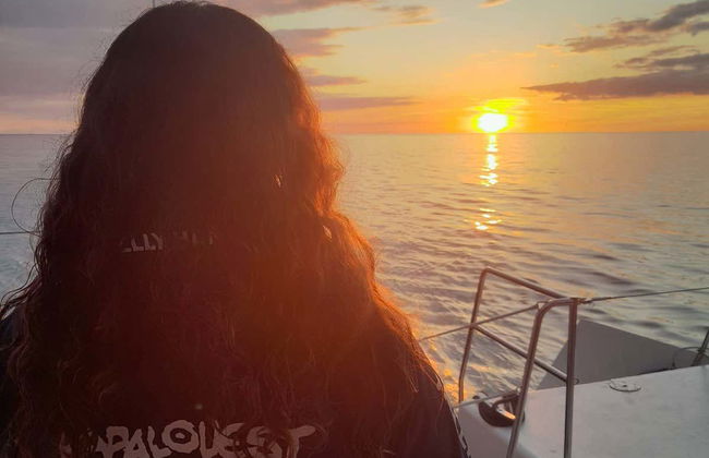 Passeio de catamarã ao entardecer - Foto 4