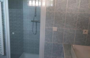 Mas La Gentille ,,, à la campagne , beautiful outdoor , swimming pool , pool house , Nice green Garden , BBQ ,,, only for you , pour passer un séjour inoubliable - Photo 21