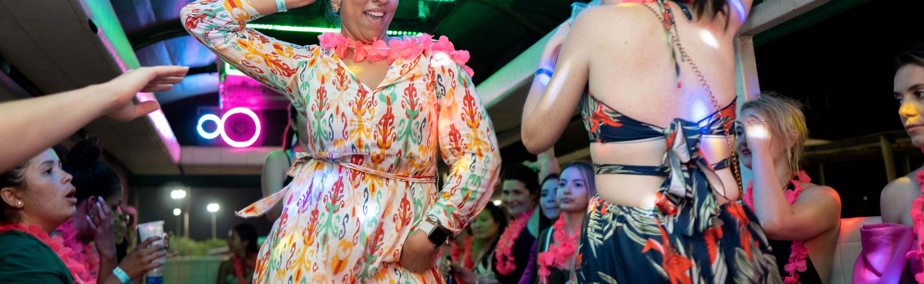 Cartagena Party Bus Tour + Nightclub - Foto 1