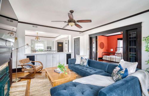 Alphabet District Gem - AC - Patio - Fast WiFi - Foto 1