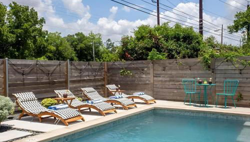 Stylish Home with Pool & Hot Tub near Downtown - Foto 5, Garden, sunbed, Garden view