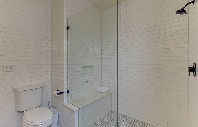 Rooftop Deck w/ City Views! - Foto 22