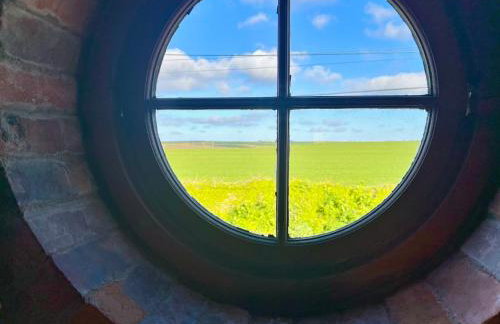 DRIFTWOOD - Super 1 Bedroom Home with Sea Views - Photo 4