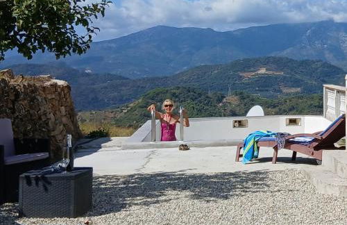 Villa dei Sogni, with private pool ,roof terrace and spectacular views of Monaco and Ligurian mountains - Foto 3