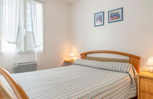 Beautiful Home In La Faute Sur Mer - Photo 8