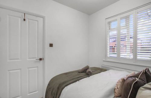 Cosy 2 bed house with driveway parking and garden - Foto 12