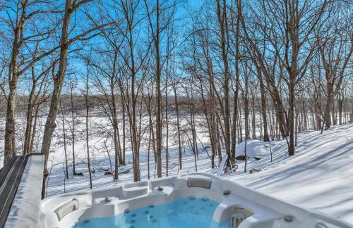 Lakefront Home, Hot Tub, Pool Access, Boats, Pets - Photo 18