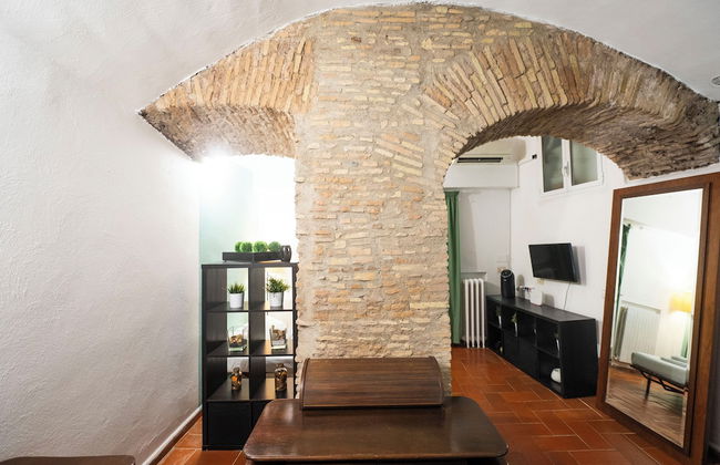 Campo De' Fiori Apartments - Photo 16