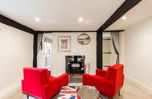 Dorney Windsor Legoland 5 Star Stay for upto 14 guests - Photo 27