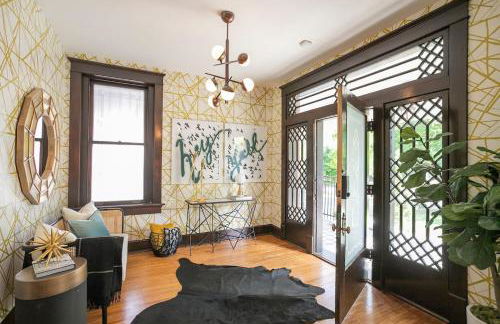 Historic Jewel Walk to Eats & Shops - Foto 2