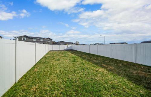 Contemporary Comfort in Quincy - Foto 21