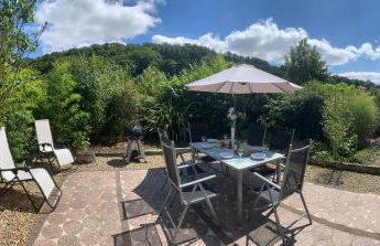 Quai du Val is a Charming Pet and Family Friendly Riverside Gite in Lehon close to Dinan Sleeps 7 - Photo 2